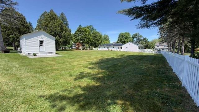 91 Pleasant St, Northborough, MA 01532