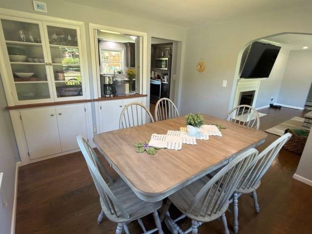 91 Pleasant St, Northborough, MA 01532