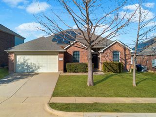 424 Shady Shore Lane, Crowley, TX 76036