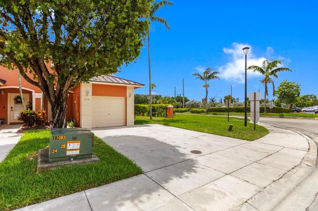 1216 NW 100TH Avenue, Pembroke Pines, FL 33024