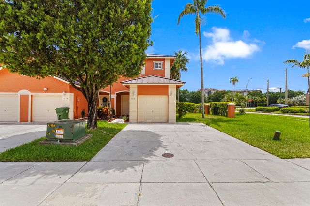 1216 NW 100TH Avenue, Pembroke Pines, FL 33024