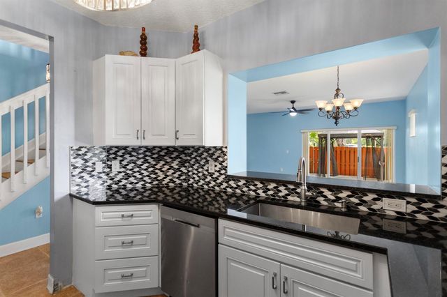 1216 NW 100TH Avenue, Pembroke Pines, FL 33024
