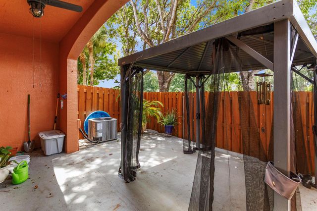 1216 NW 100TH Avenue, Pembroke Pines, FL 33024
