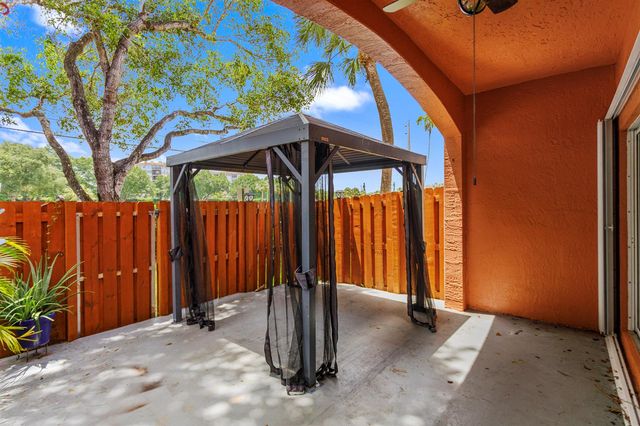 1216 NW 100TH Avenue, Pembroke Pines, FL 33024