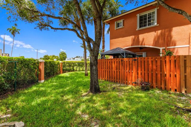 1216 NW 100TH Avenue, Pembroke Pines, FL 33024