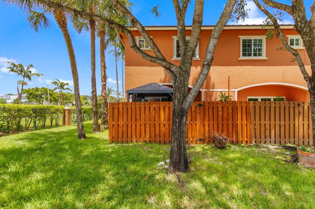 1216 NW 100TH Avenue, Pembroke Pines, FL 33024