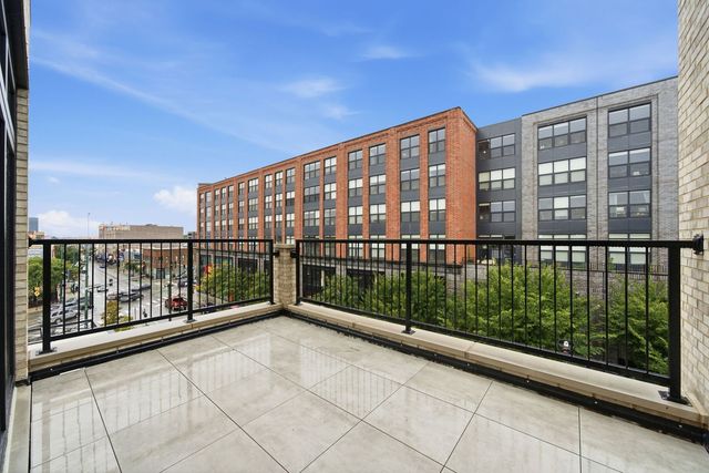 2481 N Milwaukee Avenue 201, Chicago, IL 60647