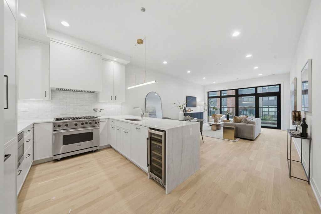 2481 N Milwaukee Avenue 201, Chicago, IL 60647 — photo 4