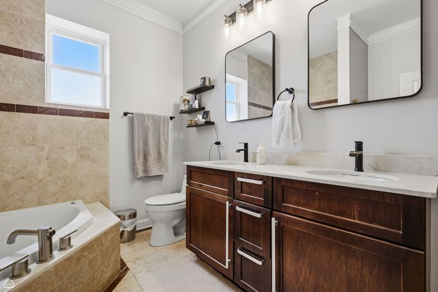 4231 N Kedzie Avenue 2-F, Chicago, IL 60618