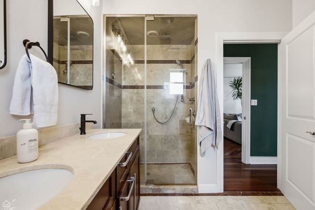 4231 N Kedzie Avenue 2-F, Chicago, IL 60618