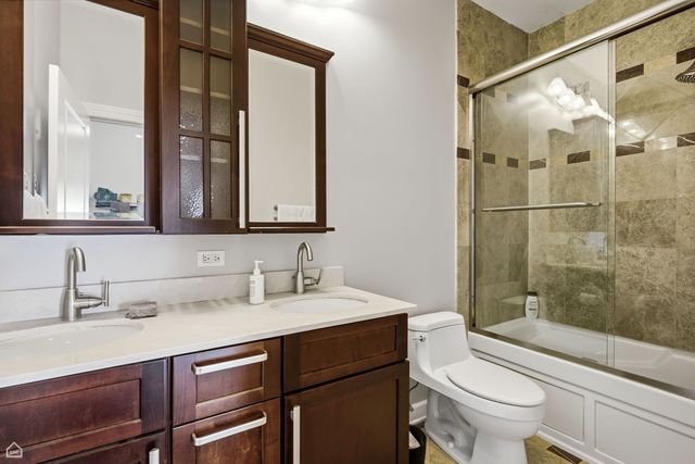 4231 N Kedzie Avenue 2-F, Chicago, IL 60618