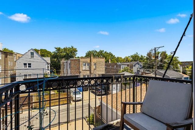 4231 N Kedzie Avenue 2-F, Chicago, IL 60618