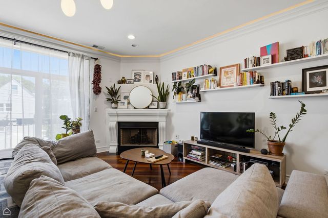 4231 N Kedzie Avenue 2-F, Chicago, IL 60618