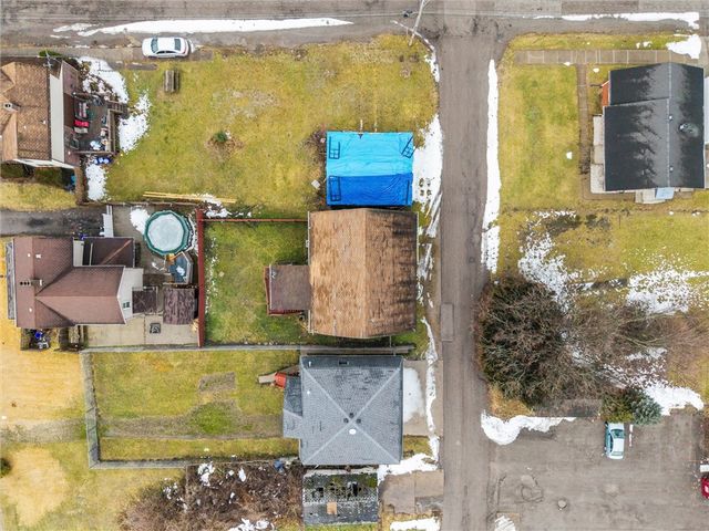 11 Tremont St, New Castle, PA 16102