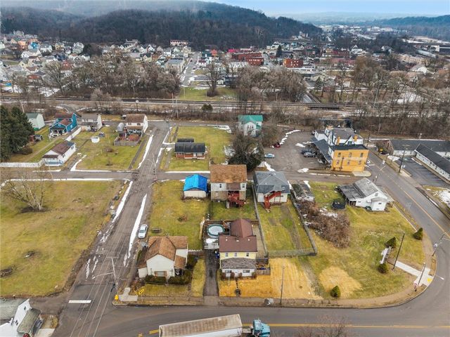 11 Tremont St, New Castle, PA 16102