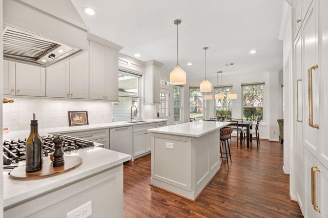 4902 Bend Court, Sugar Land, TX 77478