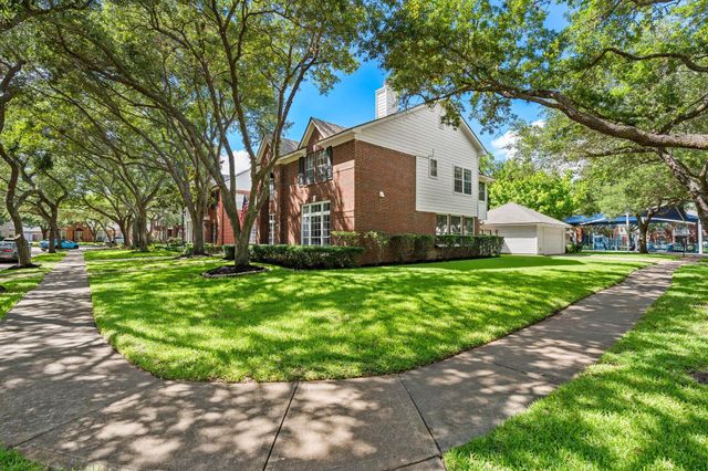 4902 Bend Court, Sugar Land, TX 77478
