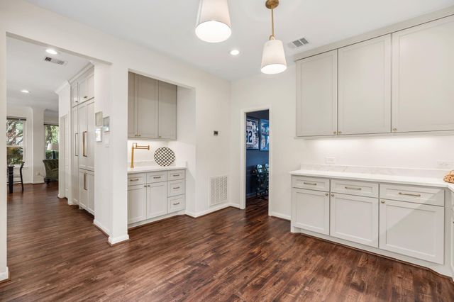 4902 Bend Court, Sugar Land, TX 77478