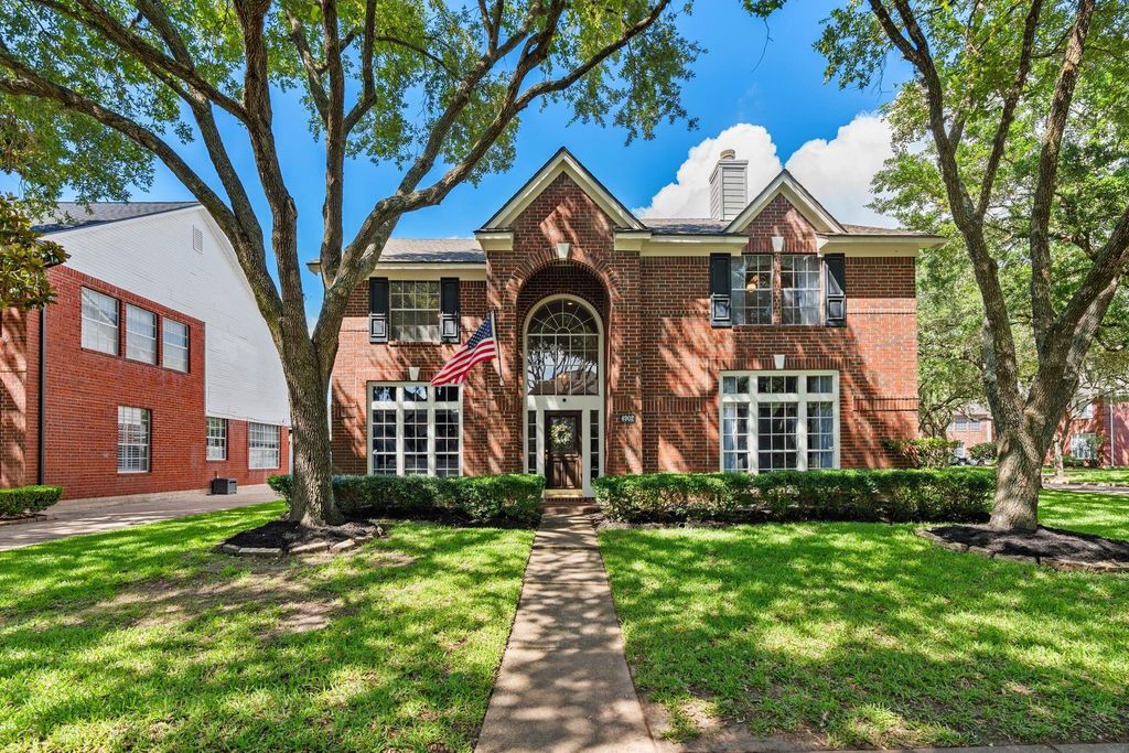 4902 Bend Court, Sugar Land, TX 77478