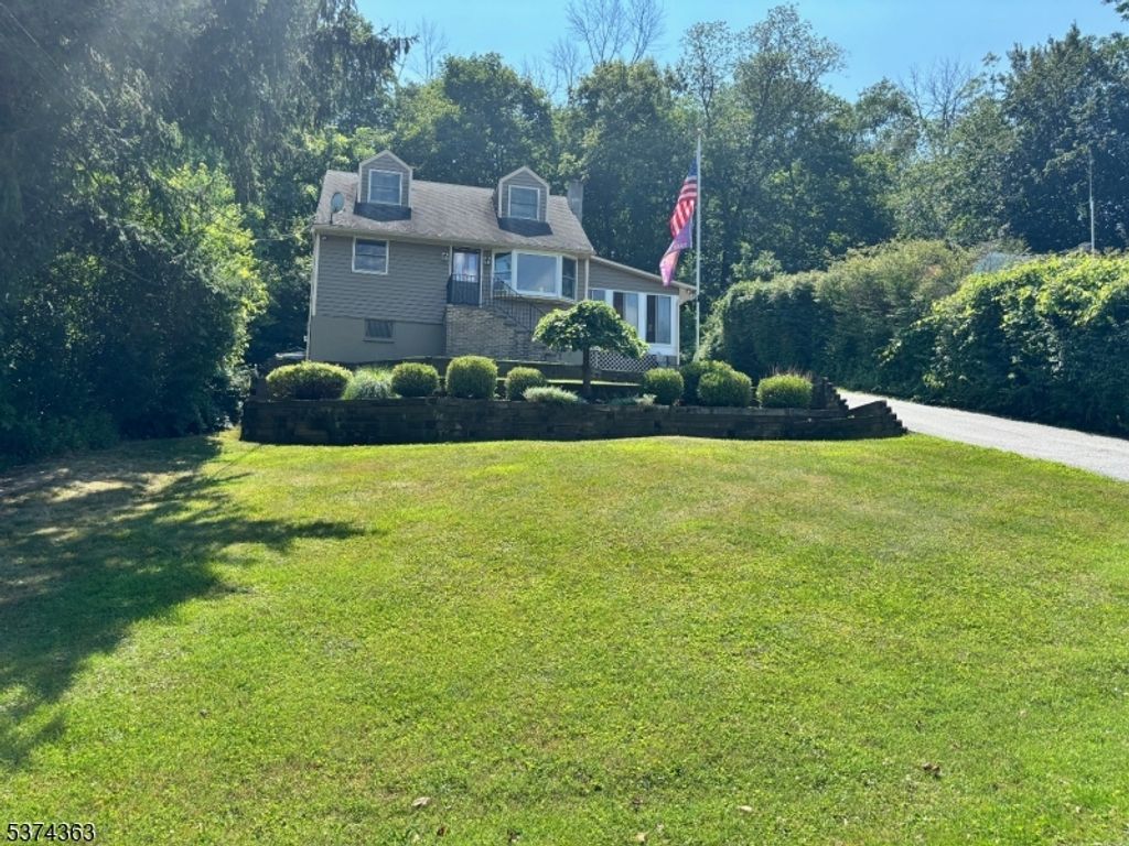 108 Hillside Dr, Andover Twp., NJ 07860