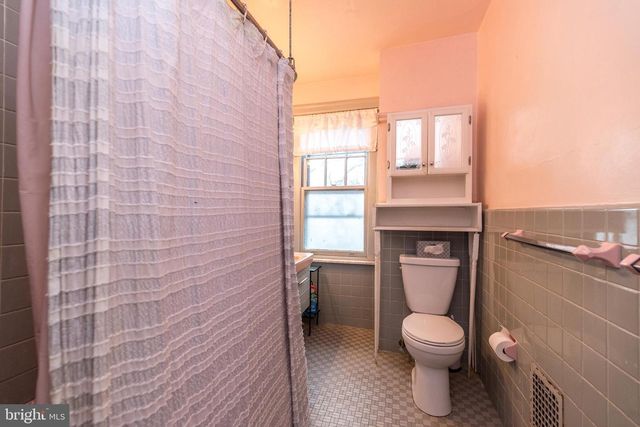 251 WASHINGTON LN, Jenkintown, PA 19046