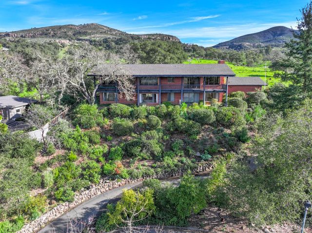 23 Saint Michael Cir, Napa, CA 94558