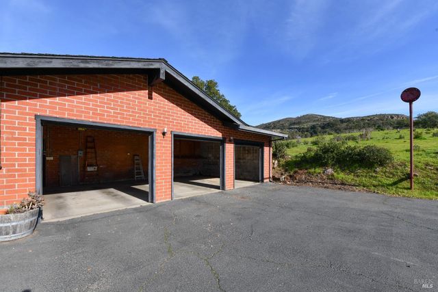 23 Saint Michael Cir, Napa, CA 94558