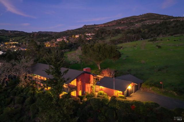 23 Saint Michael Cir, Napa, CA 94558