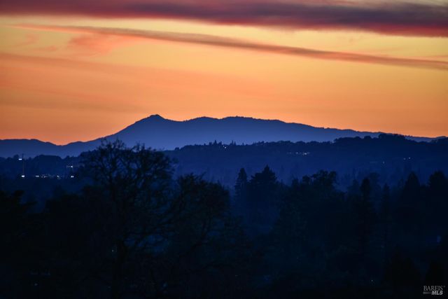 23 Saint Michael Cir, Napa, CA 94558