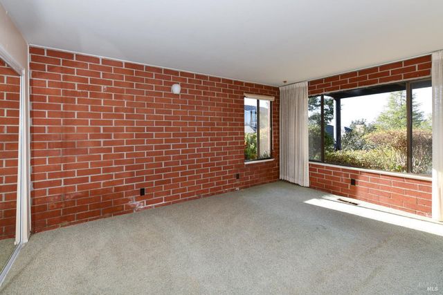 23 Saint Michael Cir, Napa, CA 94558