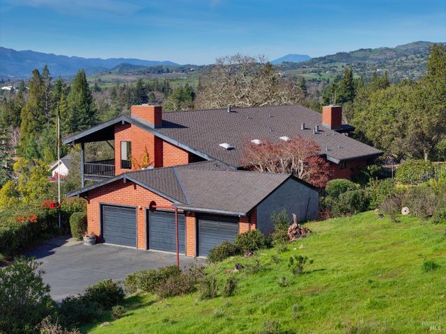 23 Saint Michael Cir, Napa, CA 94558