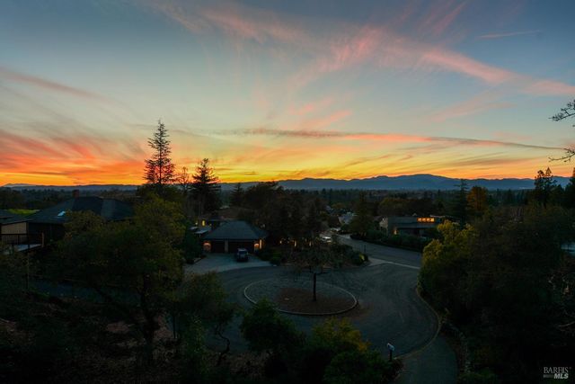 23 Saint Michael Cir, Napa, CA 94558