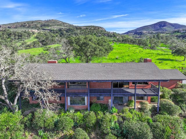 23 Saint Michael Cir, Napa, CA 94558