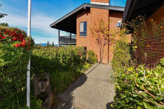 23 Saint Michael Cir, Napa, CA 94558