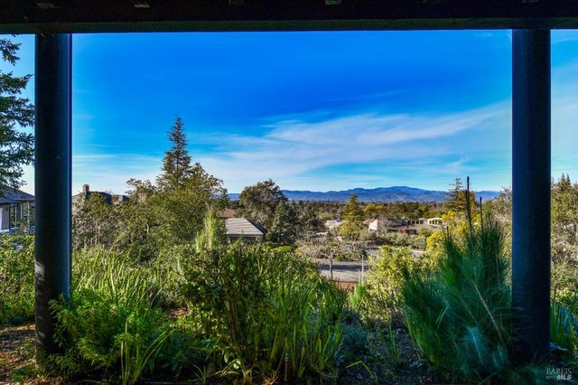 23 Saint Michael Cir, Napa, CA 94558