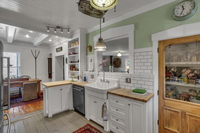 216 S Pearl Street, Granville, OH 43023
