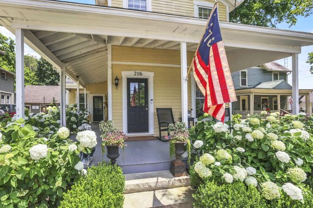 216 S Pearl Street, Granville, OH 43023