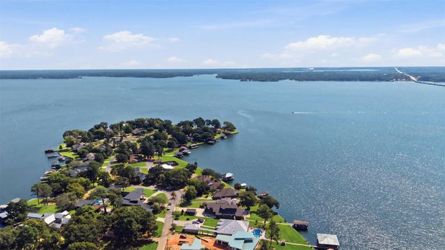 16457 Hunters Trail, Montgomery, TX 77356
