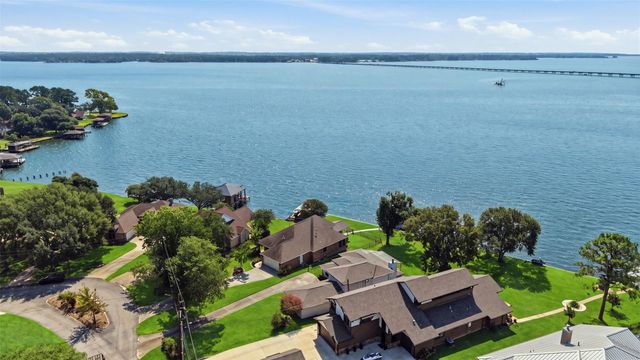 16457 Hunters Trail, Montgomery, TX 77356