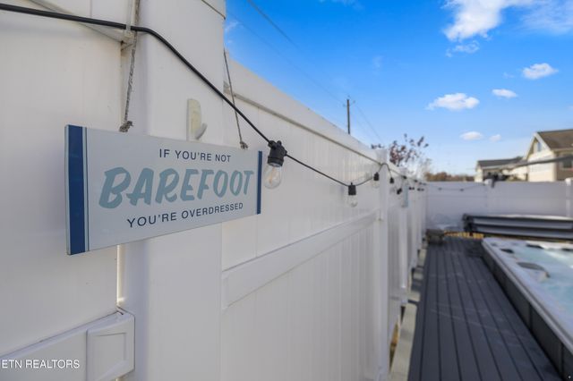 1542 Mandrell Drive, Knoxville, TN 37918