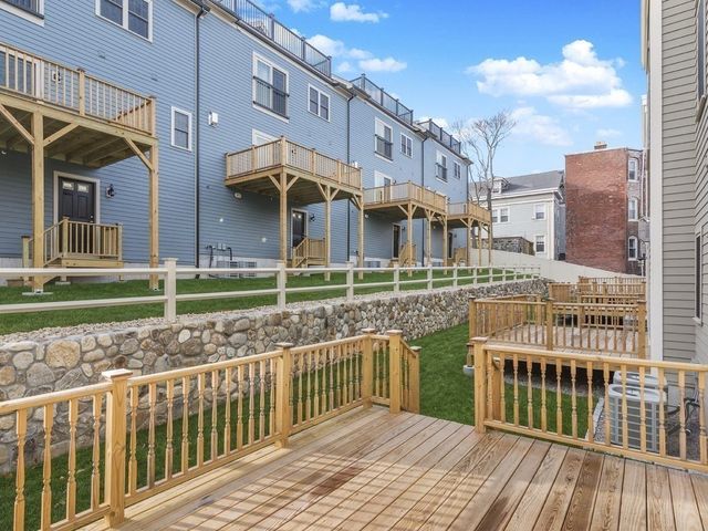 35 Lambert St 35, Boston, MA 02119