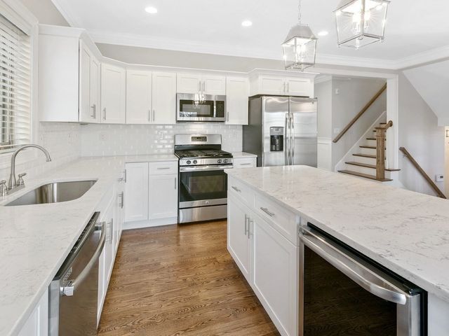 35 Lambert St 35, Boston, MA 02119