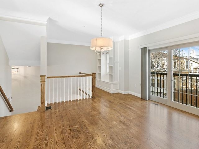 35 Lambert St 35, Boston, MA 02119