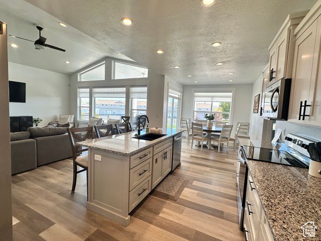 600 S STUMP HOLLOW RD, Garden City, UT 84028