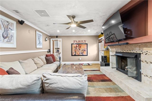 205 Fillmore PL, Chesapeake, VA 23325