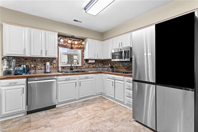 205 Fillmore PL, Chesapeake, VA 23325