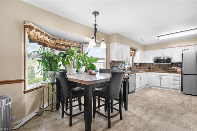 205 Fillmore PL, Chesapeake, VA 23325