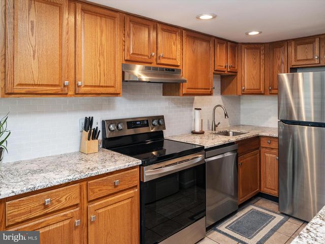 1725 LEISURE WAY, Crofton, MD 21114