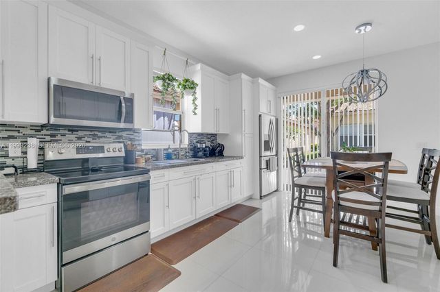 3920 NE 13th Dr, Homestead, FL 33033