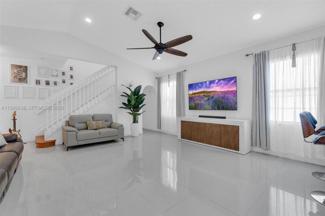 3920 NE 13th Dr, Homestead, FL 33033